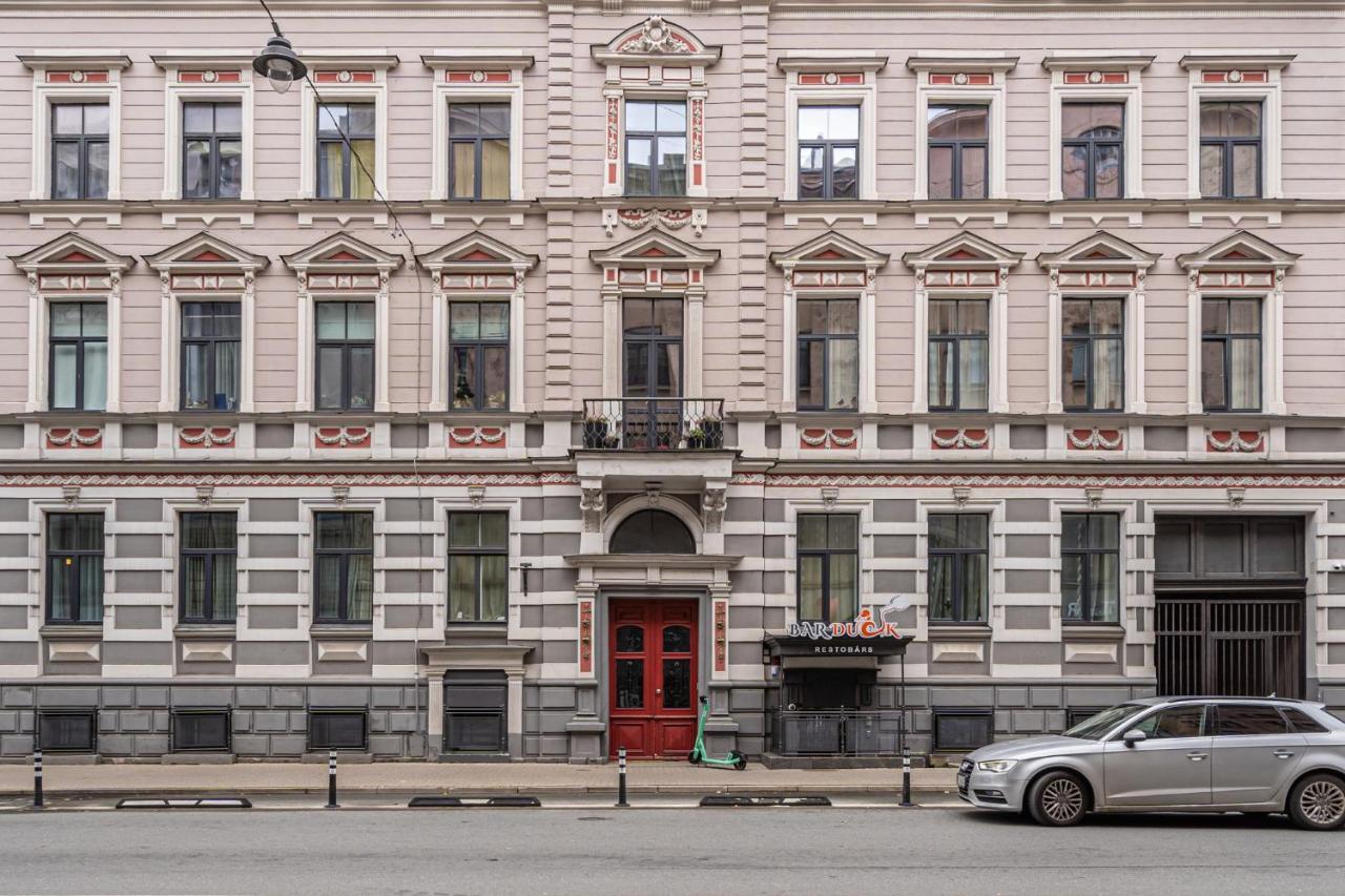 Trendy Top-Floor Stay In Heart Of Riga, Near Bars & Culture Bagian luar foto