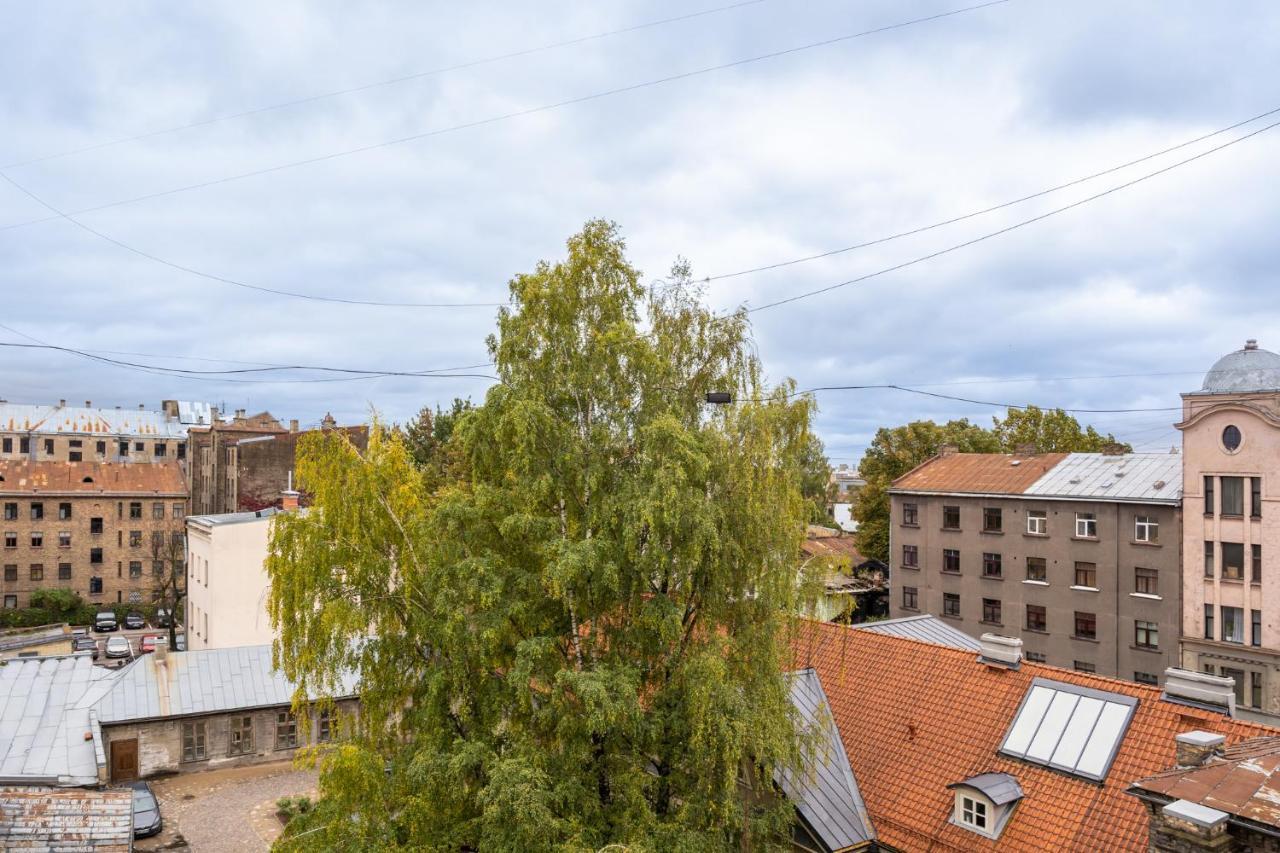 Trendy Top-Floor Stay In Heart Of Riga, Near Bars & Culture Bagian luar foto