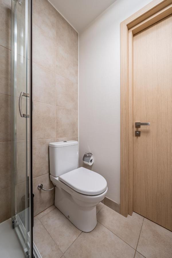 Trendy Top-Floor Stay In Heart Of Riga, Near Bars & Culture Bagian luar foto