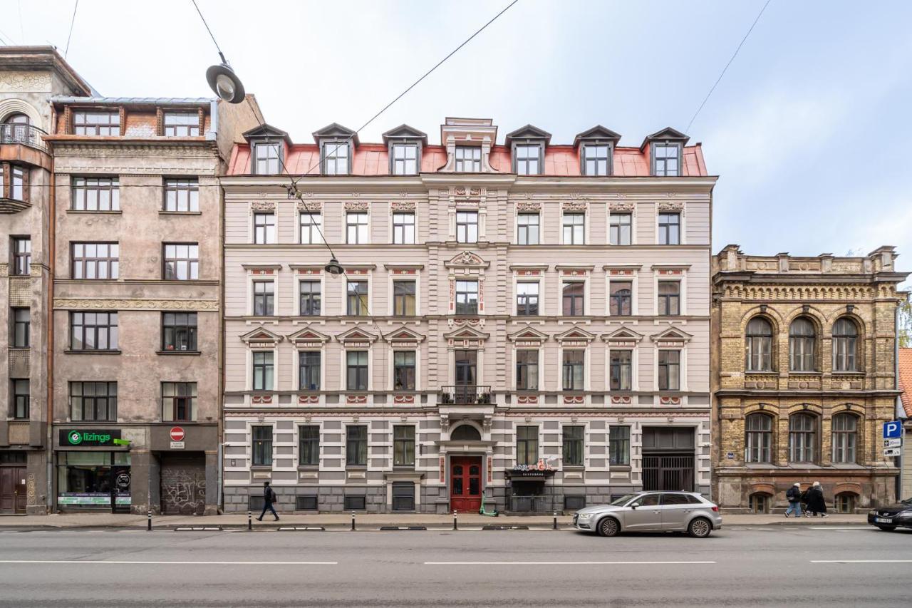Trendy Top-Floor Stay In Heart Of Riga, Near Bars & Culture Bagian luar foto